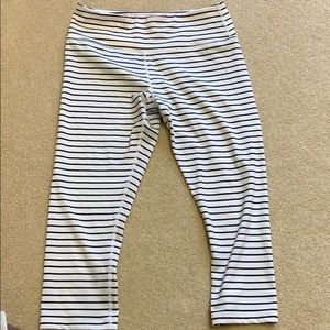 Scorpio sol striped cropped leggings!